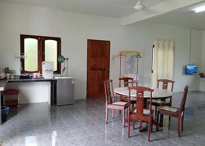 Homestay Idaman Di Kuala Terengganu Dengan 2 Bilik Aircond - Harga Utk 1 Rumah