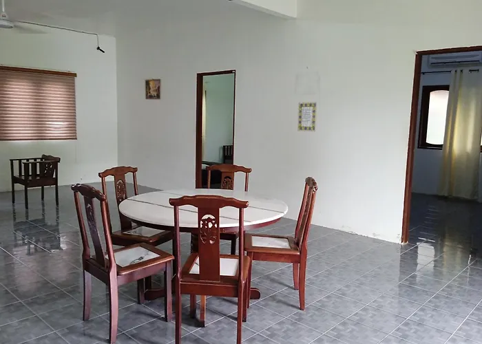 Homestay Idaman Di Kuala Terengganu Dengan 2 Bilik Aircond - Harga Utk 1 Rumah