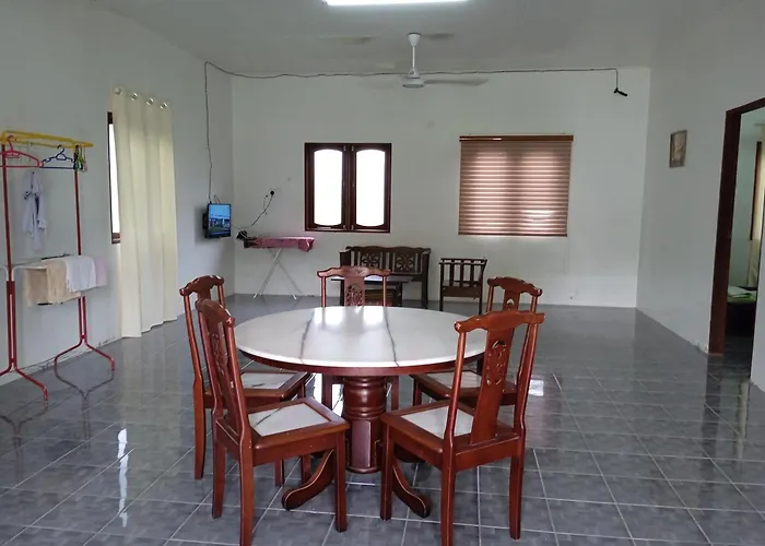 Homestay Idaman Di Kuala Terengganu Dengan 2 Bilik Aircond - Harga Utk 1 Rumah