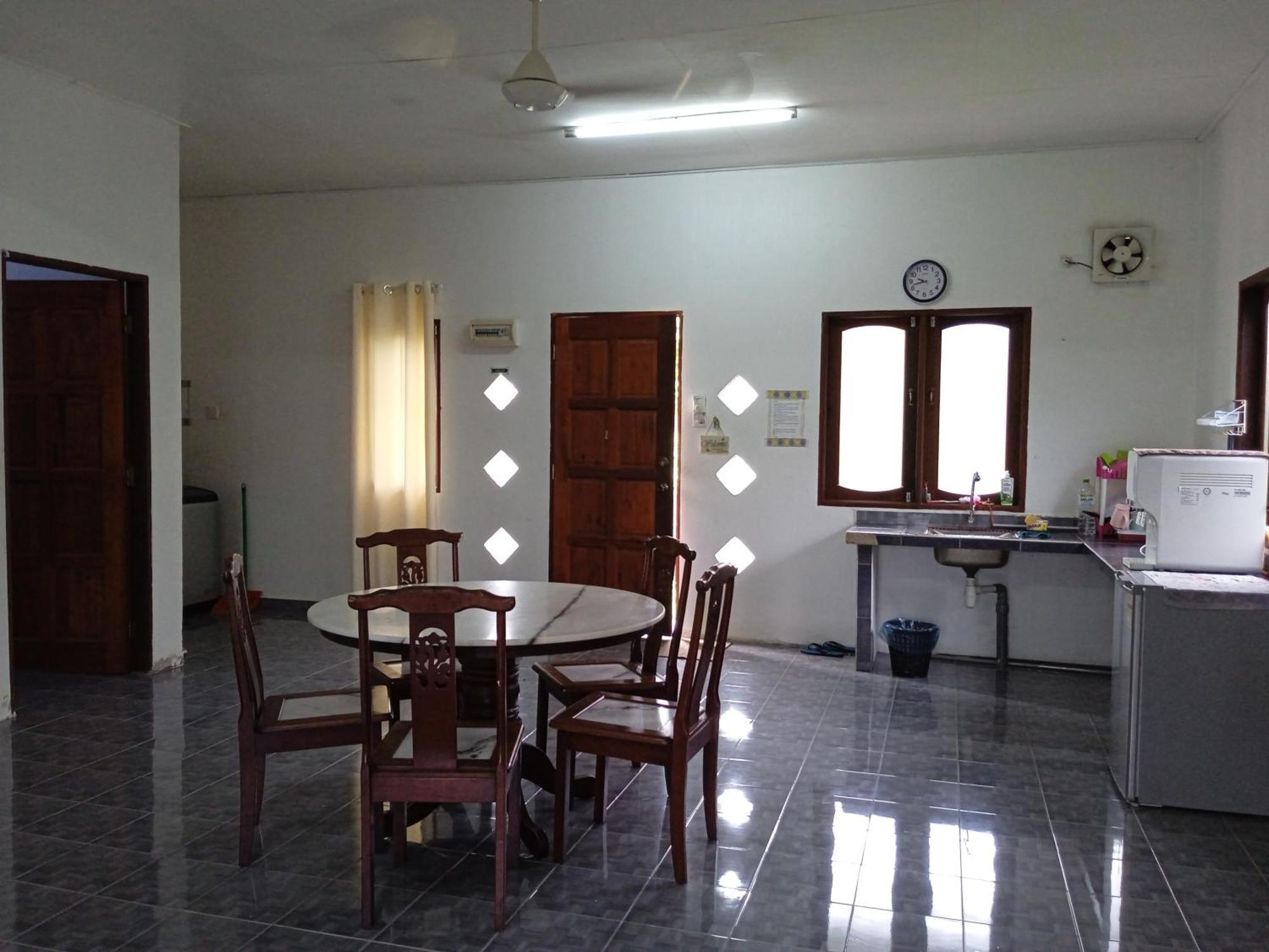 Idaman Di Dengan 2 Bilik Aircond - Harga Utk 1 Rumah Kuala Terengganu
